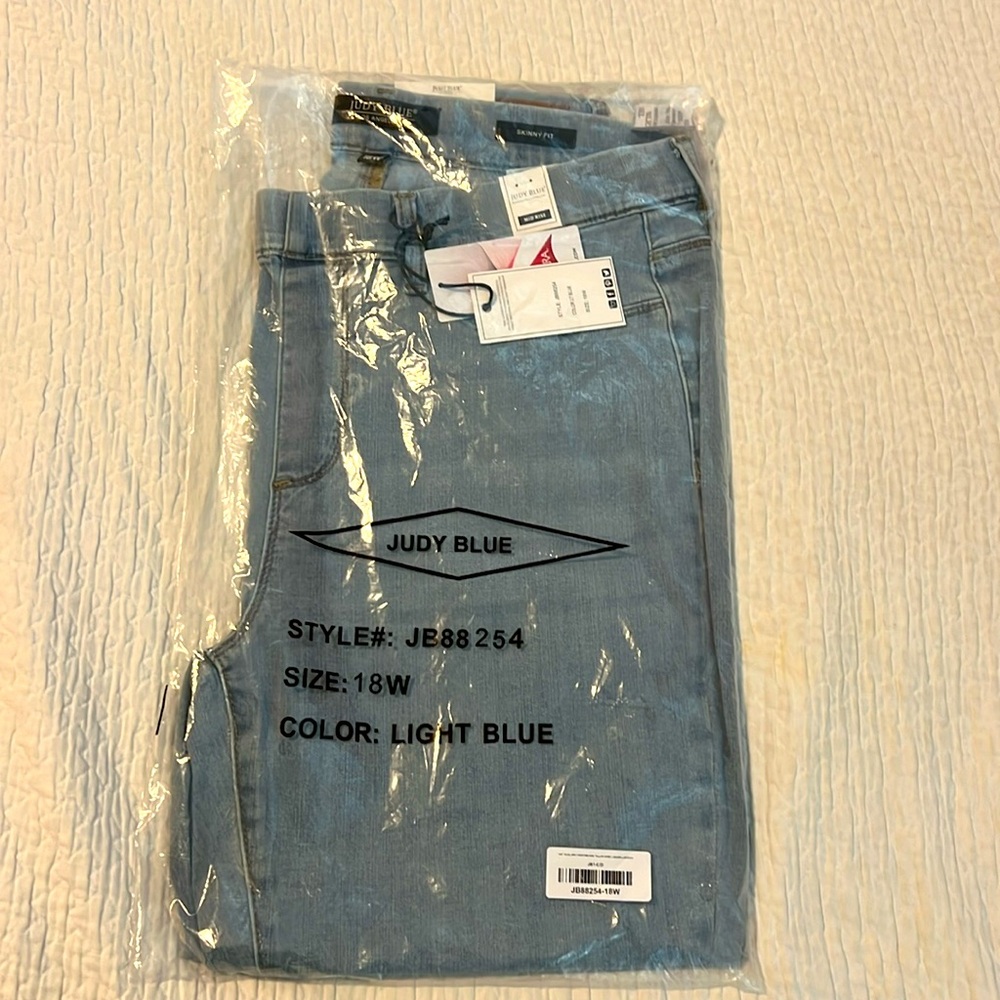 NWT Judy Blue Pull-On Jeans